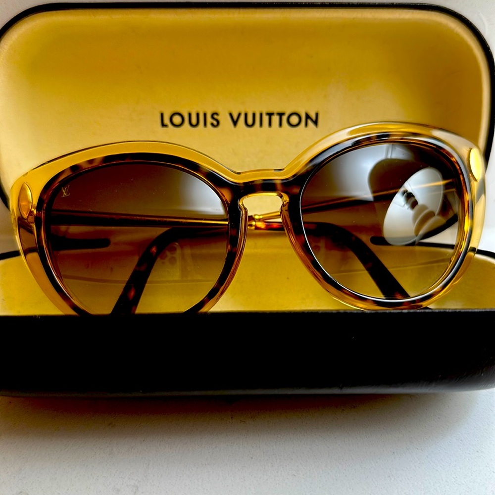 Louis Vuitton Willow Sunglasses
